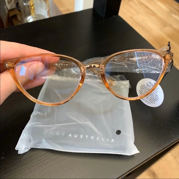 Quay RUMOURS glasses - Picture 2 of 5